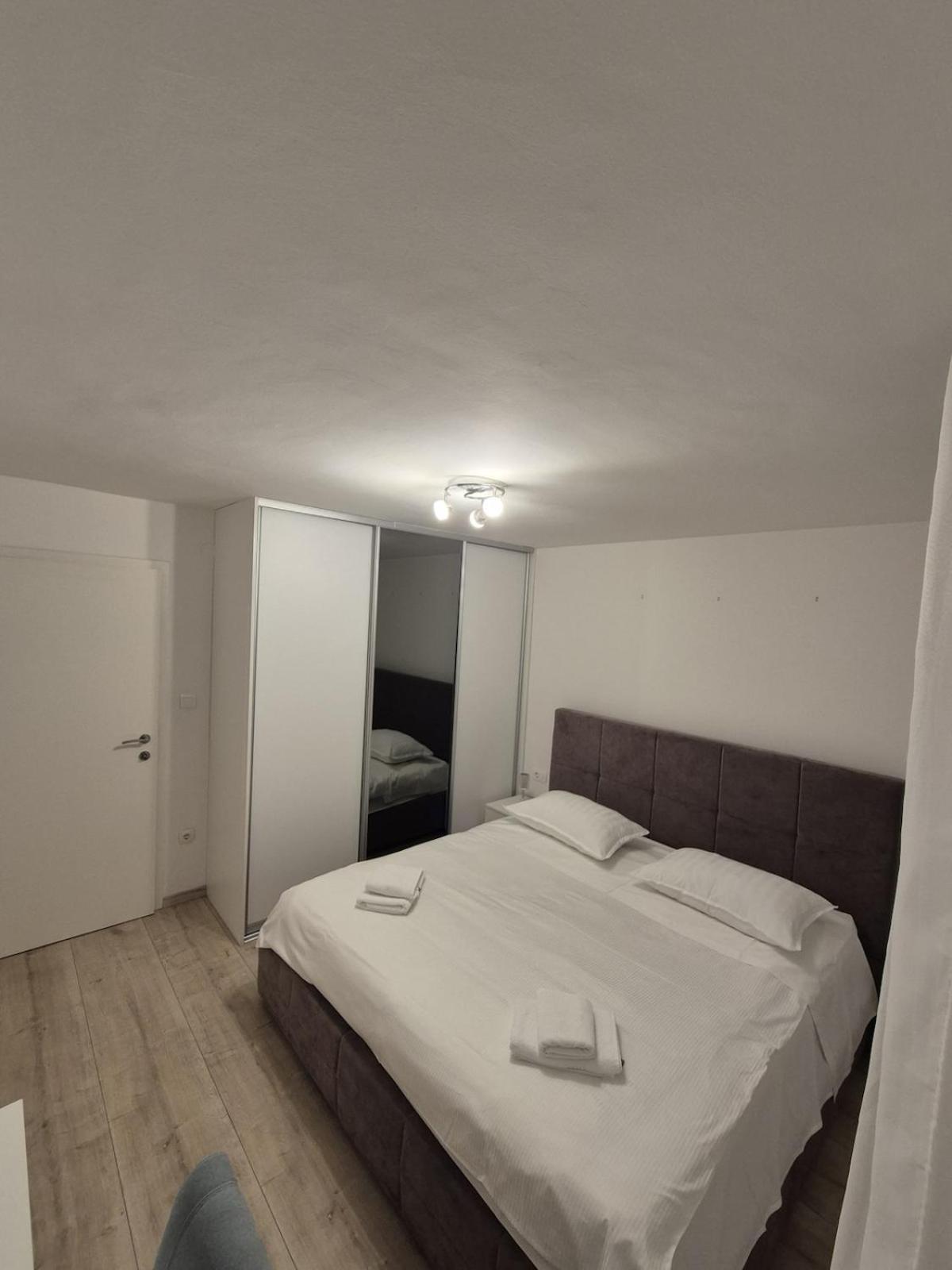 Cozy Close To Centre *