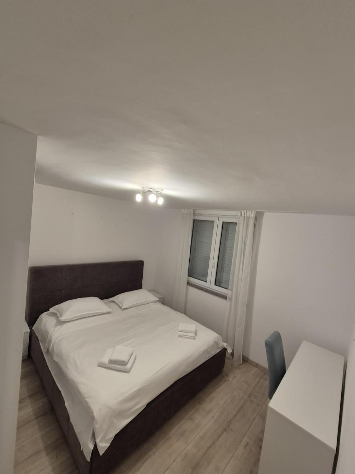 Cozy Close To Centre * Split